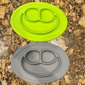 Ezpz mini mat Silicone Plates - Green and Gray